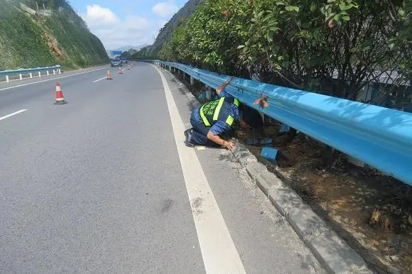 金昌高速路波形护栏