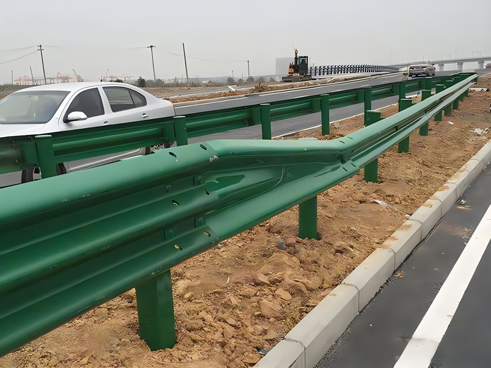 金昌高速波形护栏板日常维护方案确保道路安全新举措