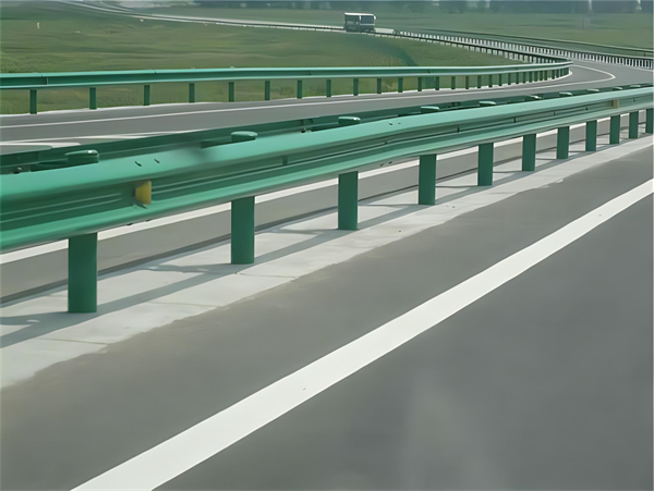 金昌高速护栏板守护安全广泛应用于多个行业