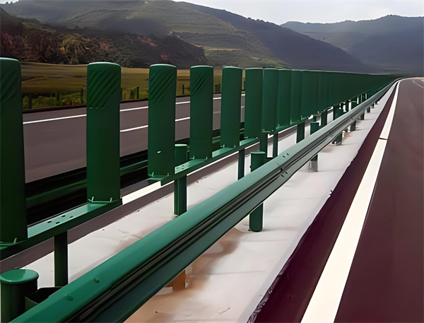 金昌三波护栏板在高速公路的应用